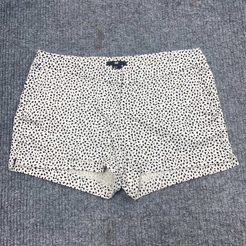 H&M Women’s Black and White Shorts (3489)